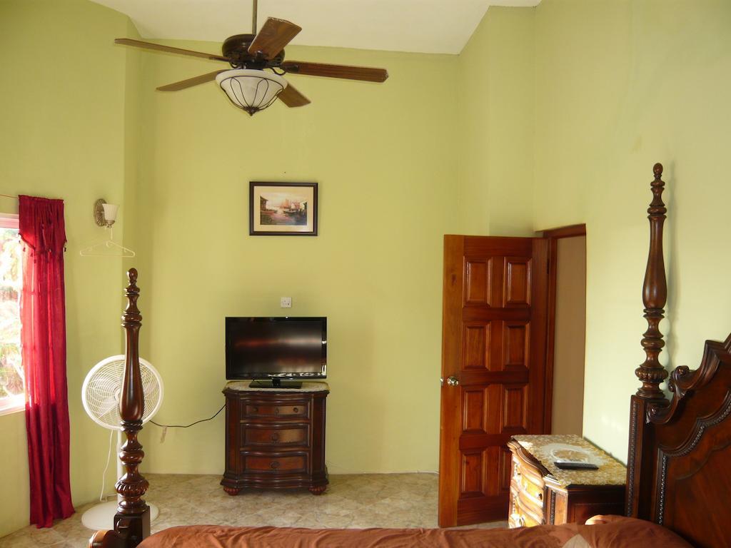 Eddies Tigress 2 Negril Room photo